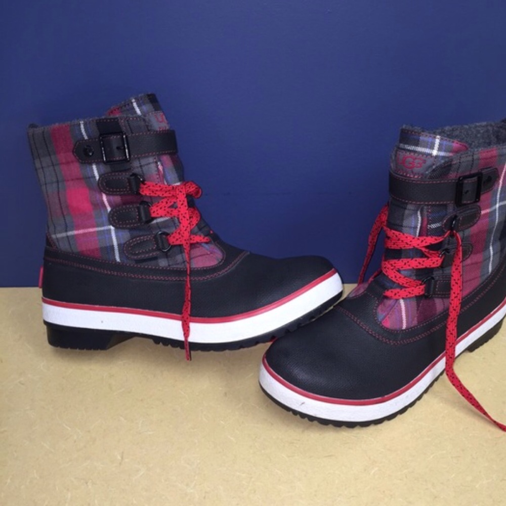 UGG Australia Decatur wtrproff boot