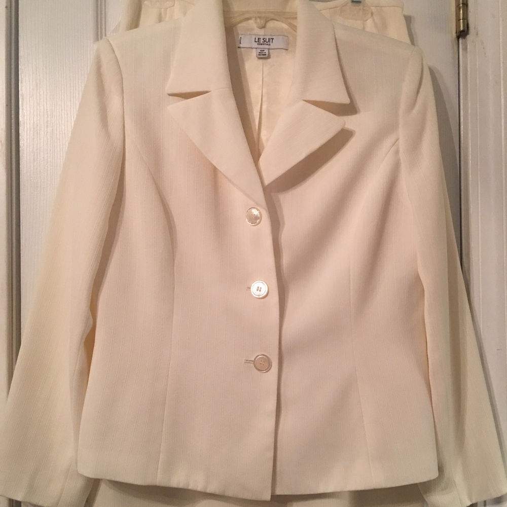 Cream LeSuit