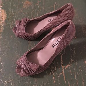 Size 7 Snake skin peep toe pumps, nude