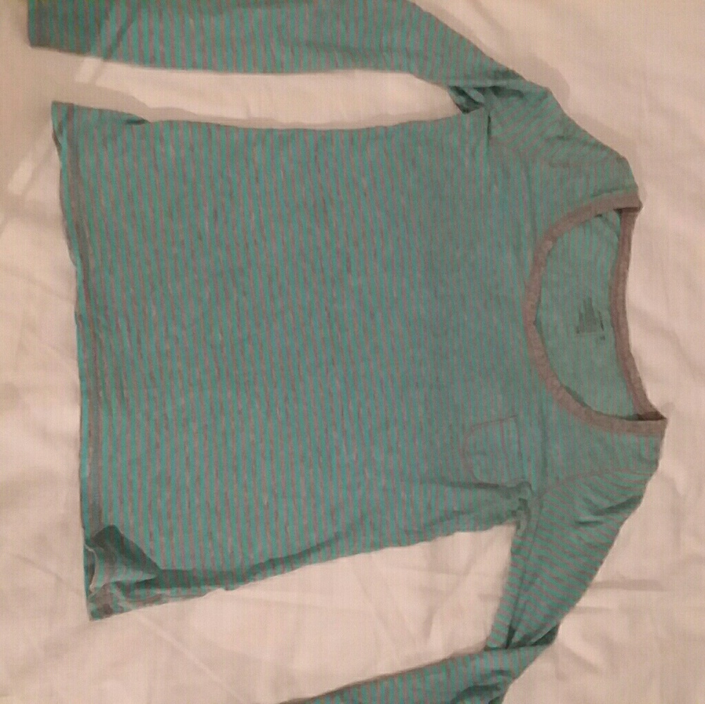 Long sleeve pocket tee