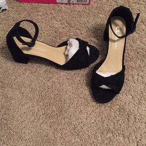 NWT black suede heels