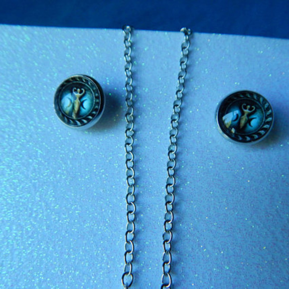 triple Moon Goddess Necklace earring stud set NEW - Picture 2 of 4