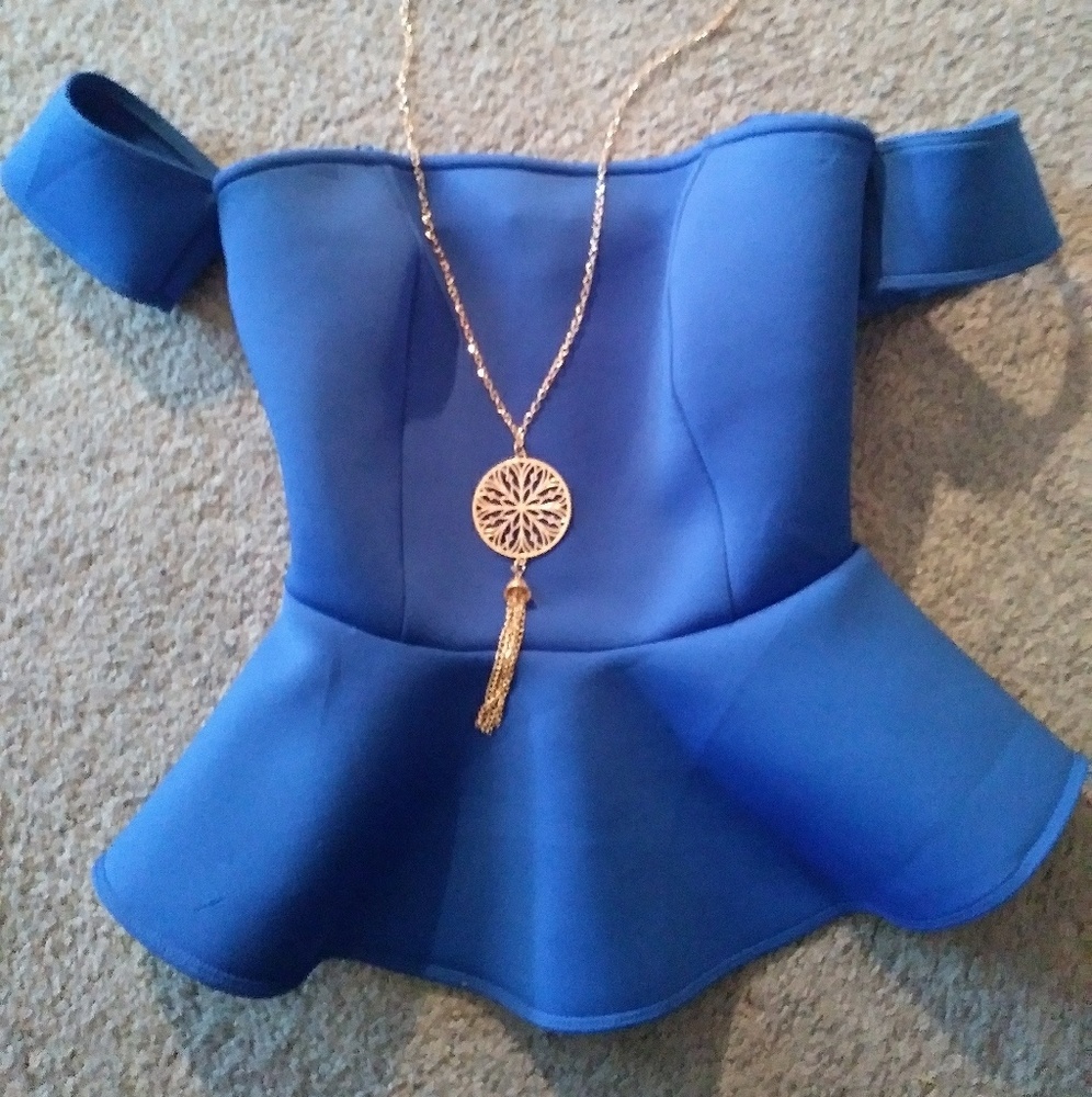😱💙✨XS Blue Guess LA shoulders ✂😍