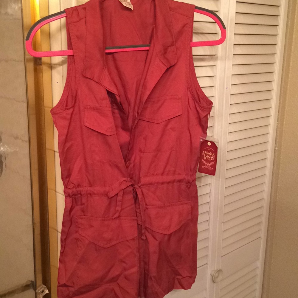 A cute vest for the fall