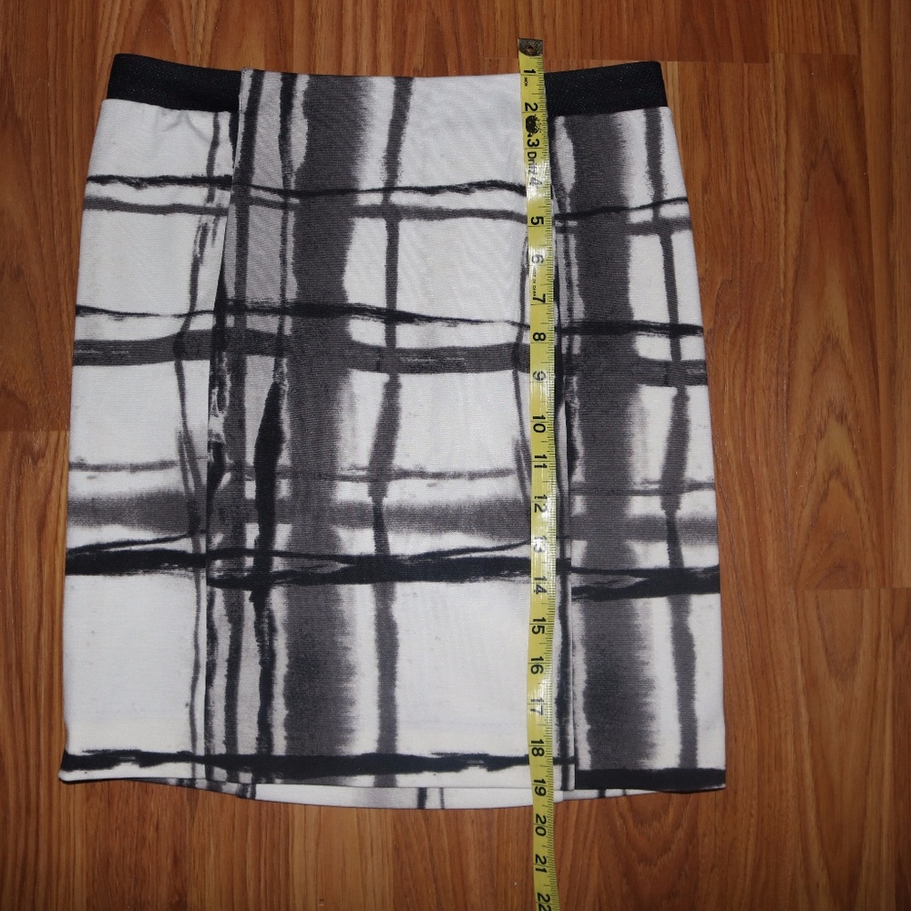 Black &White Abstract Pencil Skirt