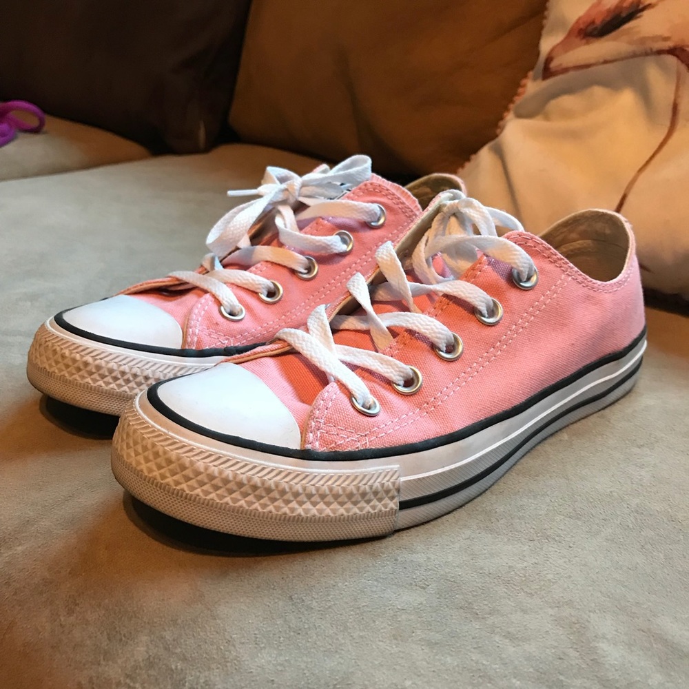 Light pink converse shoes