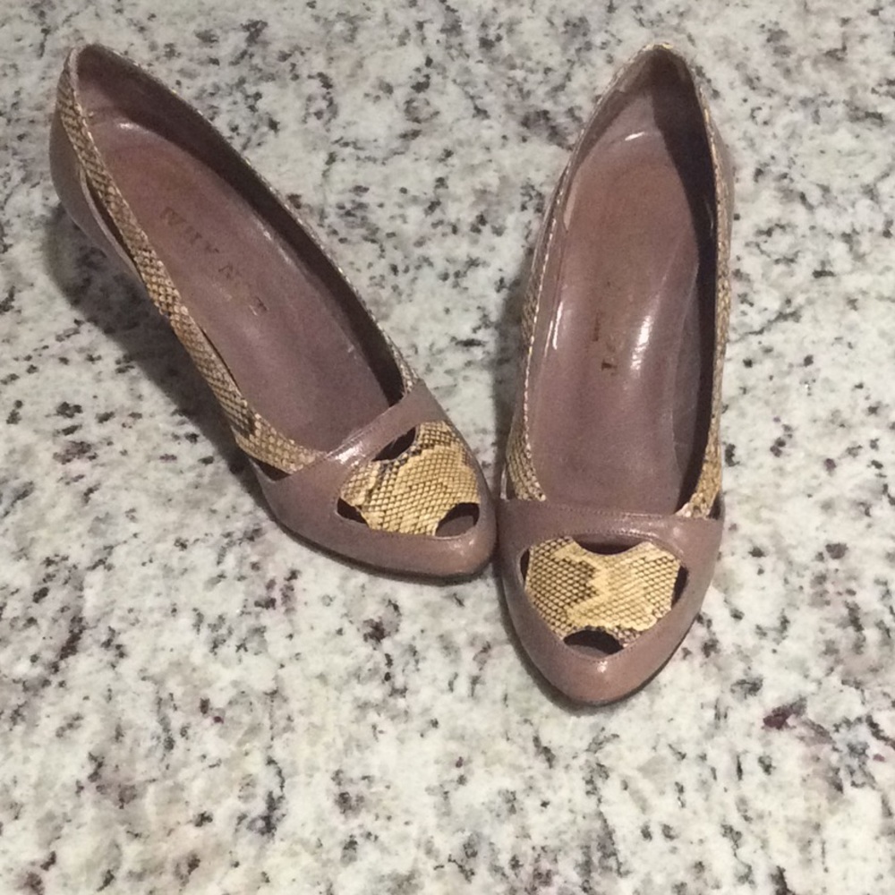 Shoes - Picture 2 of 5