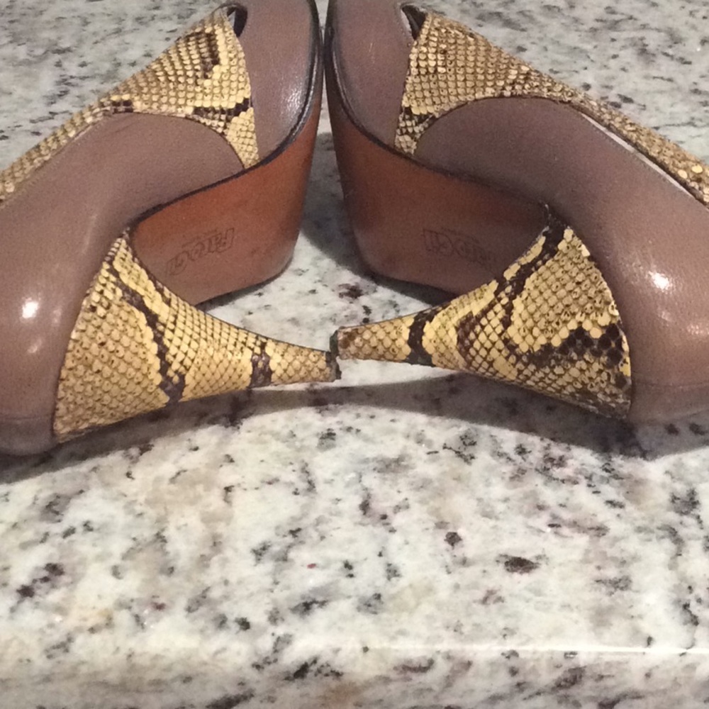 Shoes - Picture 4 of 5