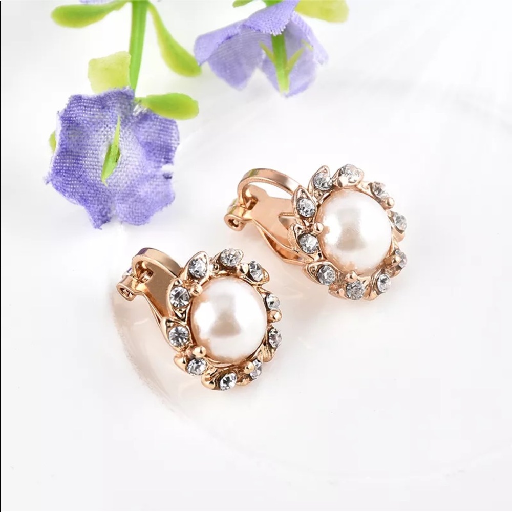 Pearl clip-on earrings