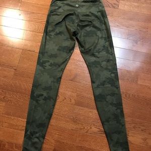 EUC Lululemon Camo Leggings