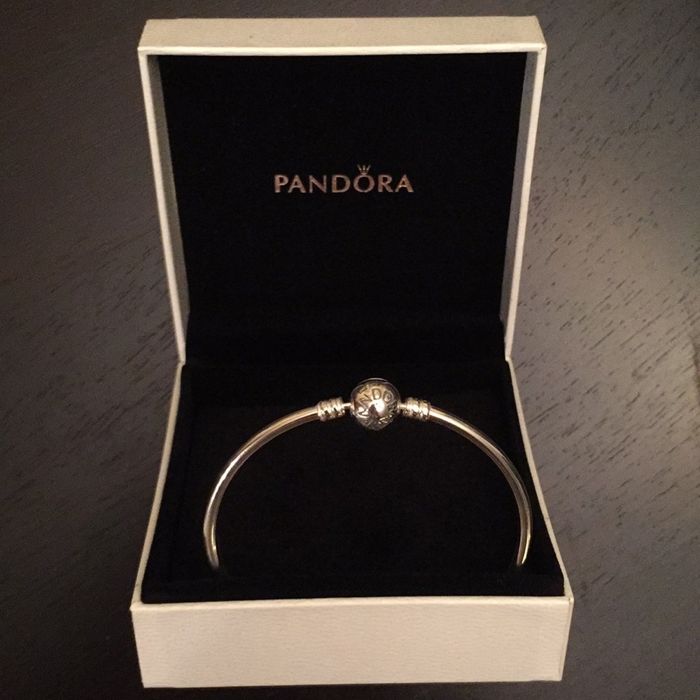 New with Box Pandora Silver Bangle Bracelet 7.5 in