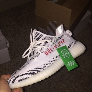 Yeezy zebra 350 v2