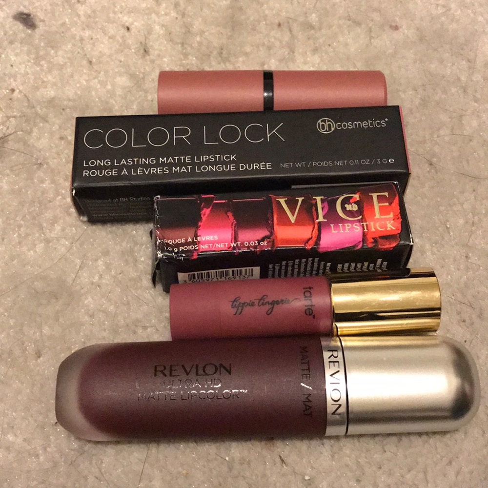 FIVE BNIB Never used lipsticks/lip gloss!