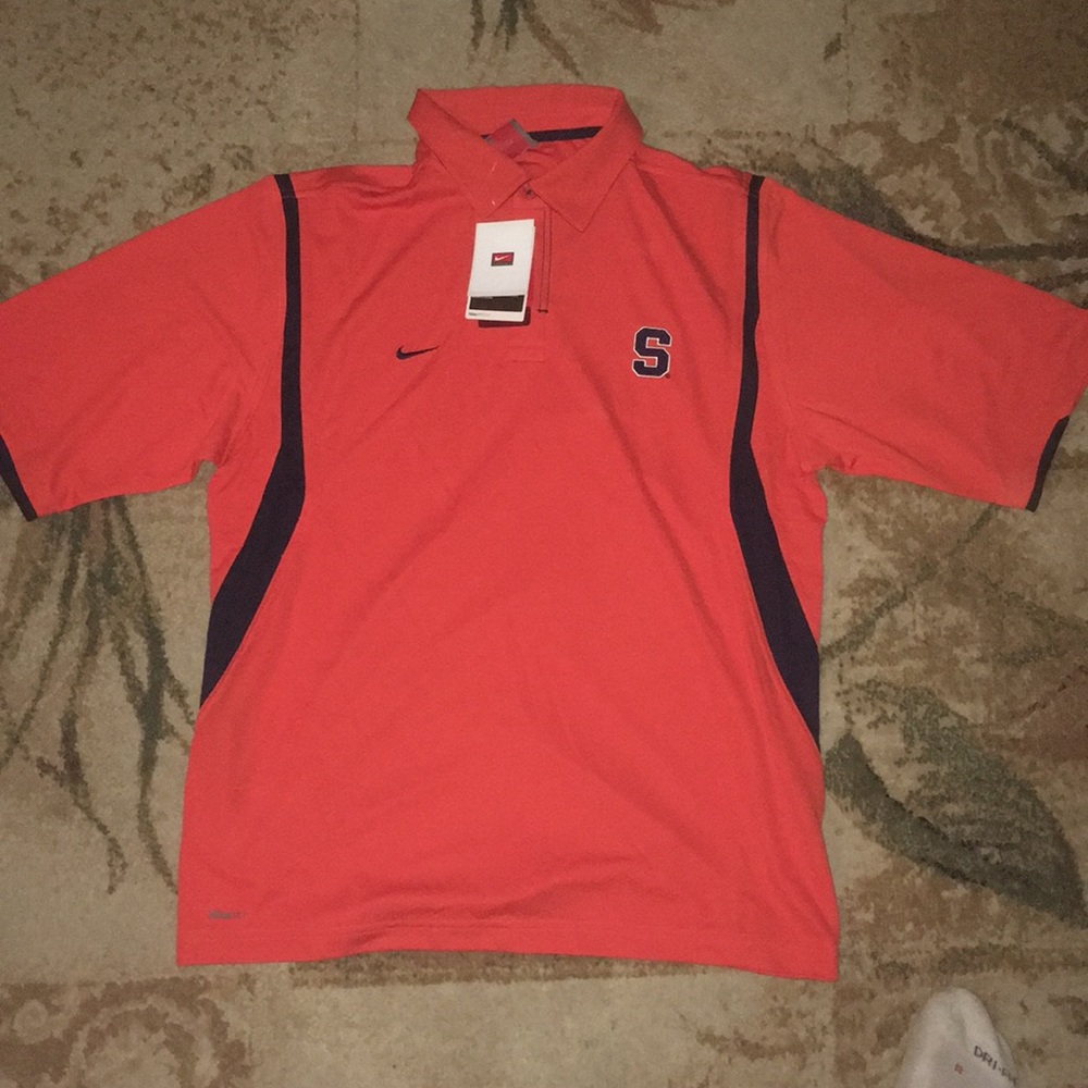 Mens Medium golf shirt Nike DriFit
