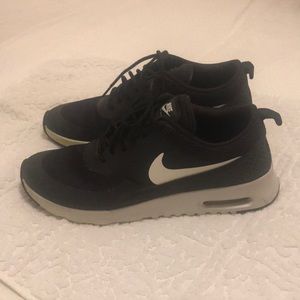 Women’s Nike Air Max Thea