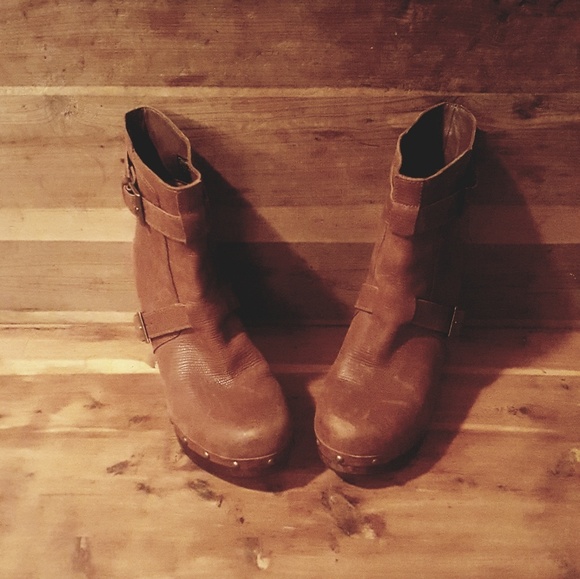 Brown Leather UGG Wedges size 7 - Picture 3 of 8