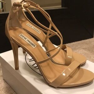 NUDE STEVE MADDEN  FELIZ PUMPS