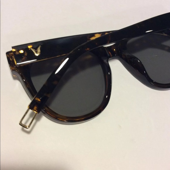 Sunglasses - Picture 3 of 3