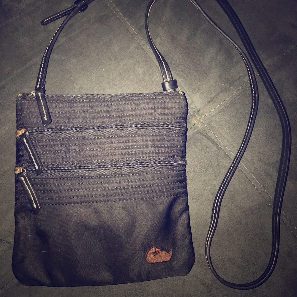 Dooney & Bourke black satchel. Great condition!