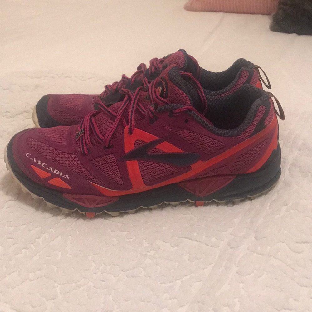 Brooks Cascadia Tennis Shoe