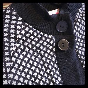 black and white cropped sweater