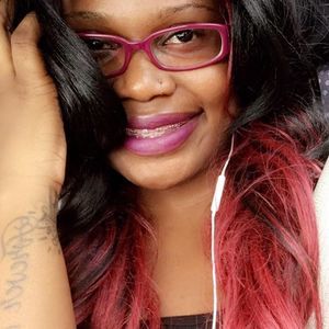Meet your Posher, Devona