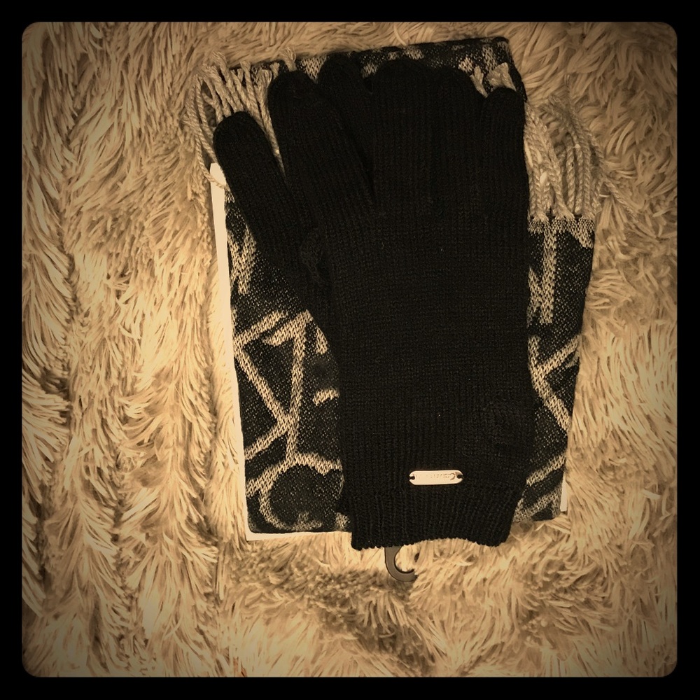 Brand New Calvin Klein glove set