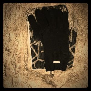 Brand New Calvin Klein glove set