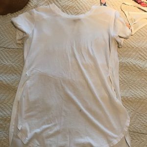 White T-shirt with slis