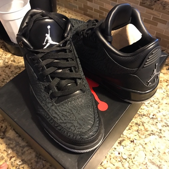 Jordan’s - Picture 1 of 3