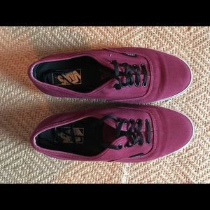 Maroon Vans Authentic Lo Pro