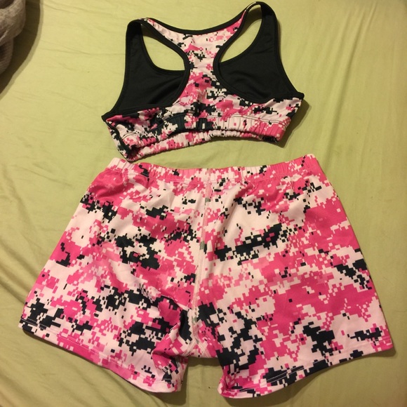 Medium Asics spandex set - Picture 2 of 4