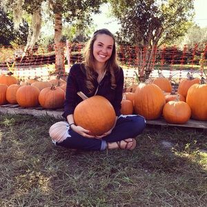 Meet your Posher, Lauren