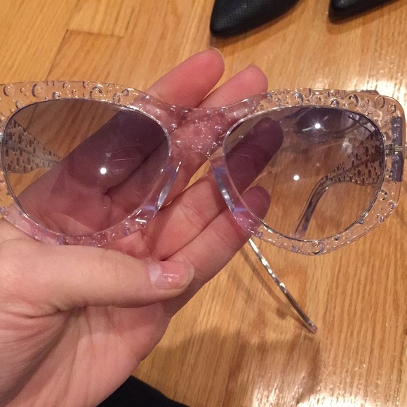 Balenciaga clear sunglasses ๐ ๐ - Picture 3 of 4