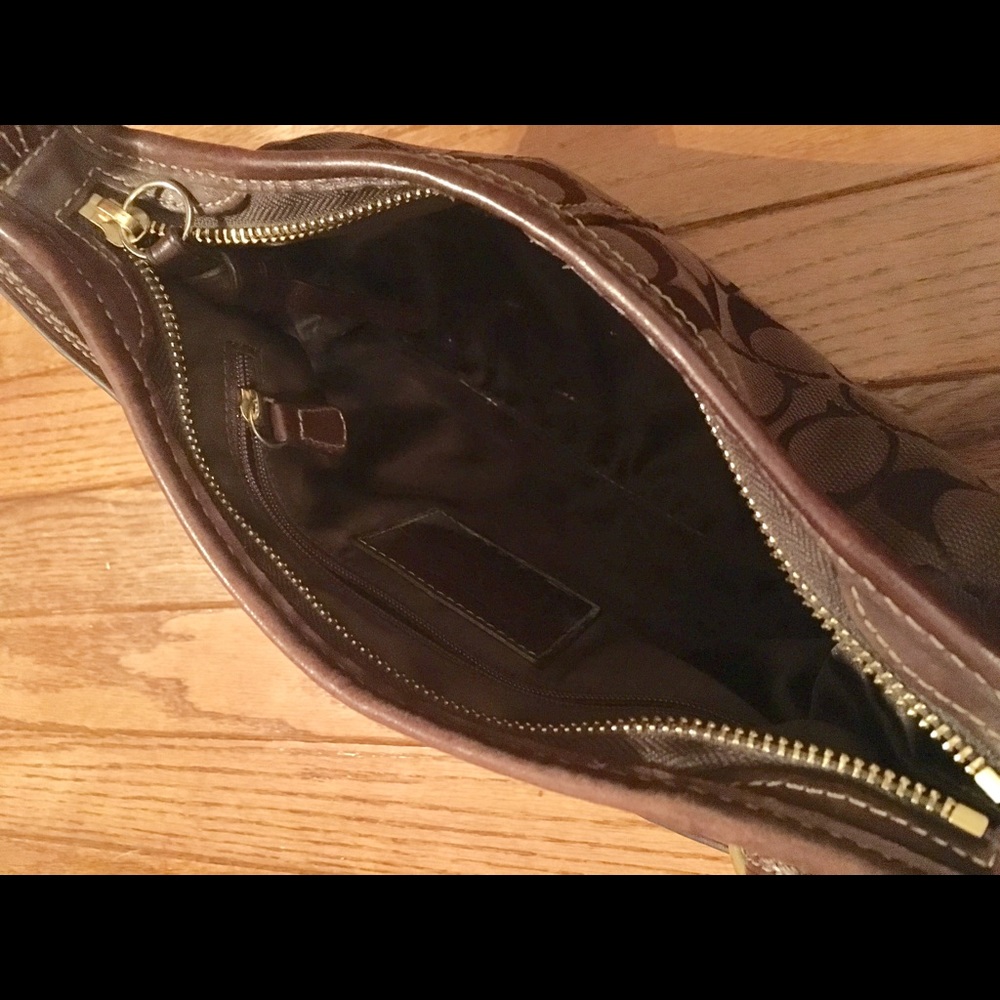 Coach purse - Picture 2 of 2