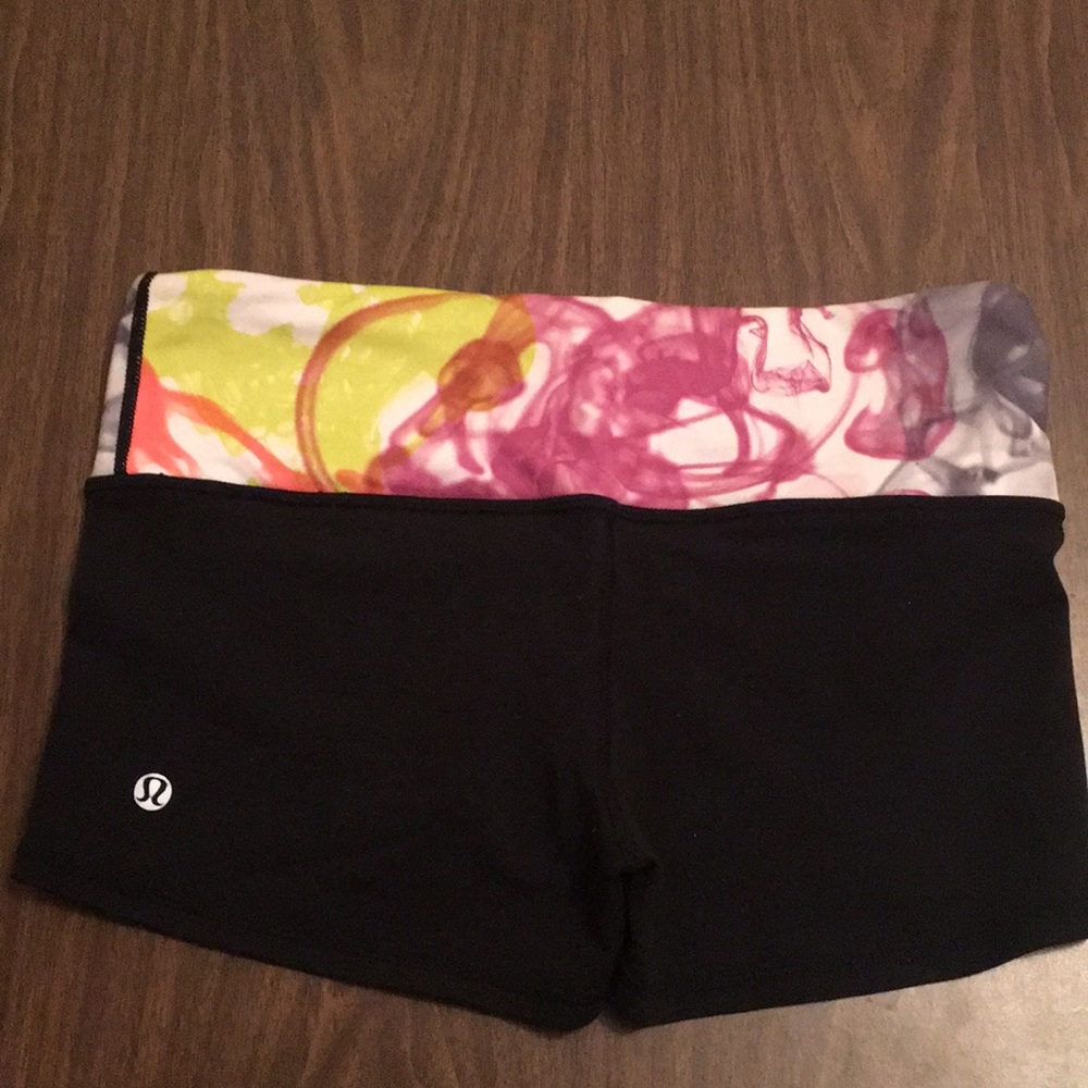 Lululemon unicorn tears boogie shorts size 6