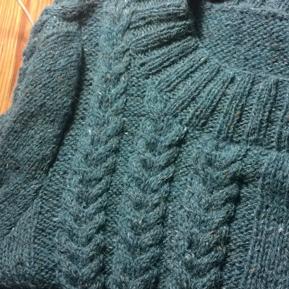 NWT GIRLS SIZE 12 100% wool blue/green handknit