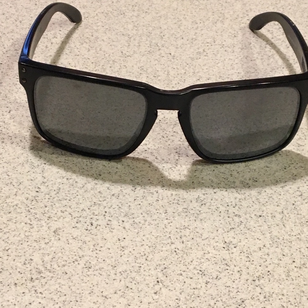 Oakley men’s sunglasses