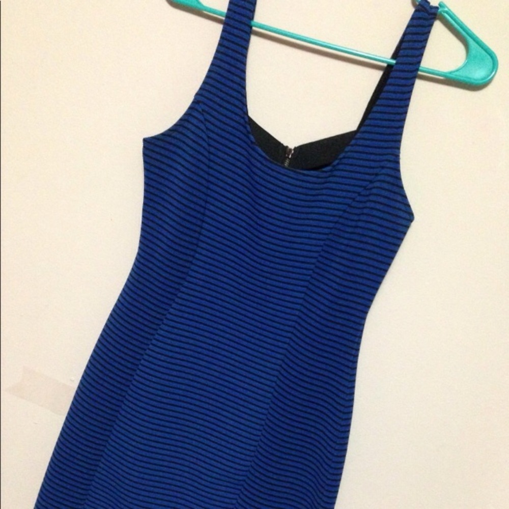 Dress with bandage back blue / black
