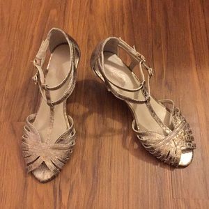 Seychelles ‘Quiz Show’ gold sandals