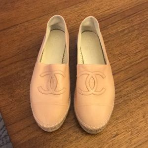 Light pink leather Chanel flats NEW WITH TAGS