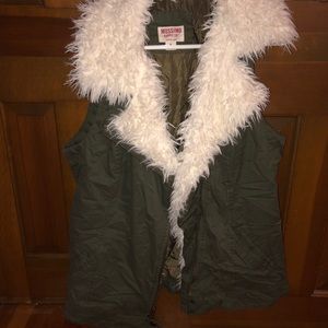 LAST CHANCE!! Faux fur trimmed vest