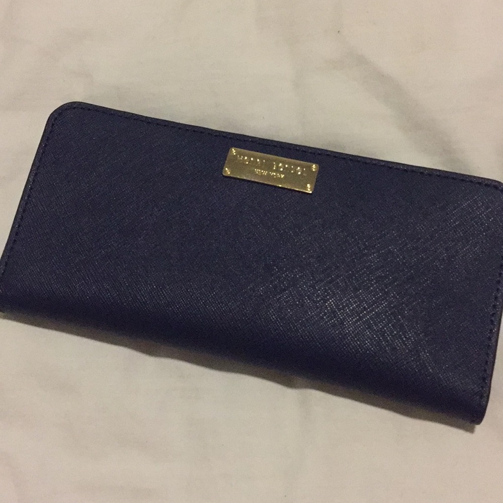 Henri Bendel Wallet