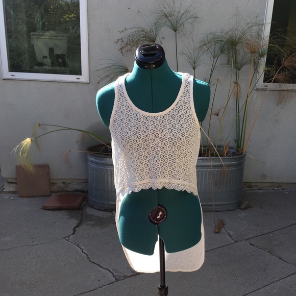 💋Sale Charlotte Russ White Cropped Tank CCO - Picture 2 of 4