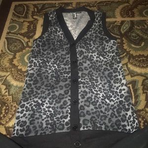 Sweater vest, cheetah