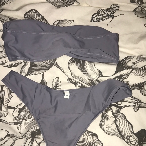 Bikini - Picture 2 of 2