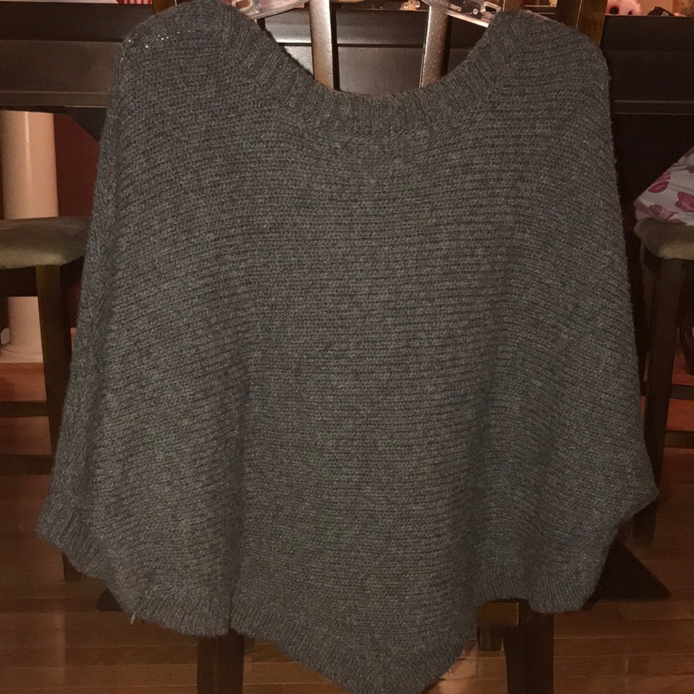Vince Poncho-like Sweater Gorgeous!!!  Like New!! - Picture 4 of 5