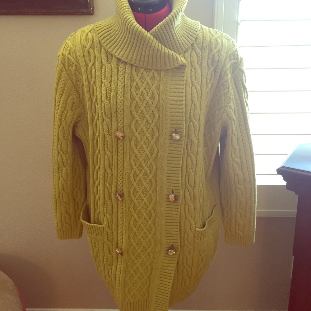 ❤️SALVATORE FERRAGAMO CLASSIC CARDIGAN ❤️