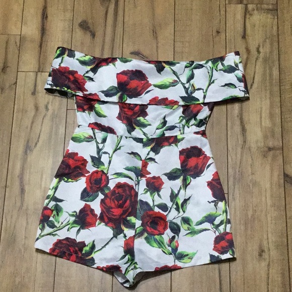 🌹🌼🌿Red Rose Romper🌿🌼🌹 - Picture 5 of 9