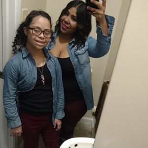 Meet your Posher, Elizabeth